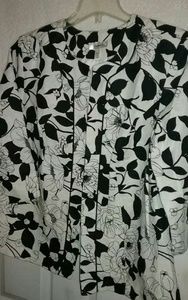 1X DressBarn Cropped Jacket Blazer